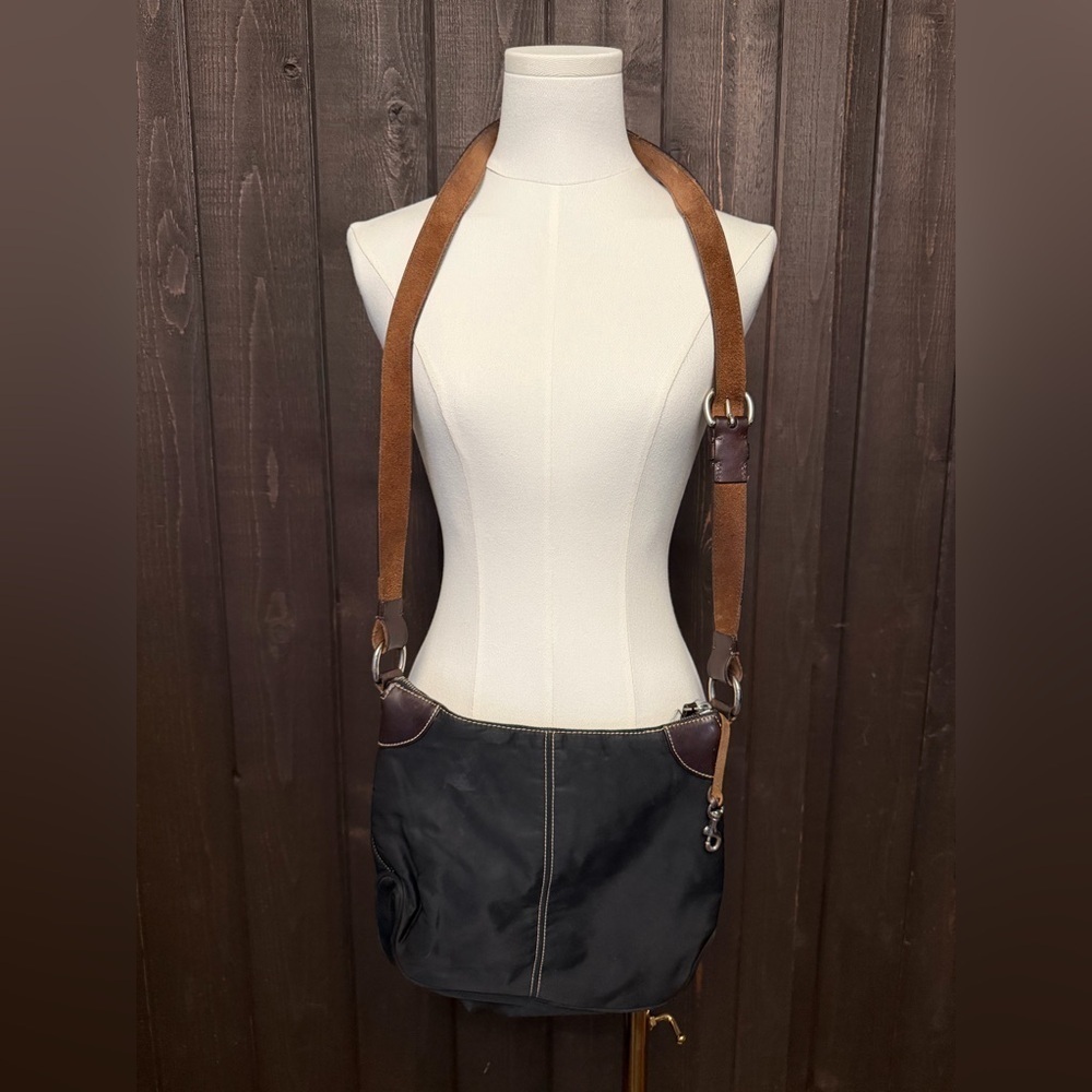 Dooney & Bourke Wayfarer Black Nylon Brown Leather Small Crossbody Shoulder Bag - Picture 2 of 7